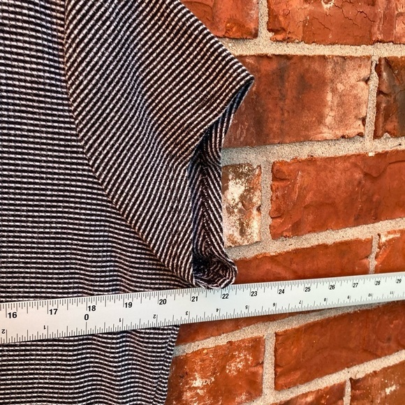 Torrid Lovesick 1 Black Stripe Strappy Back Crop Vneck Short Sleeve Tee - Picture 8 of 10